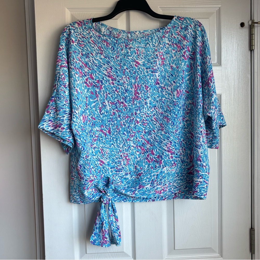 Women's Blue and Pink Patterned Top